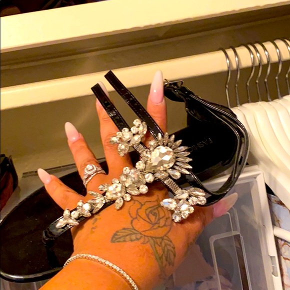 Sandals - Picture 1 of 2